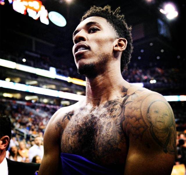 排球王莱昂+科门达+萨萨克 三巨头续约 冲击波超新赛季（球王莱昂携科门达、萨萨克续约，冲击波三大核心剑指新赛季）