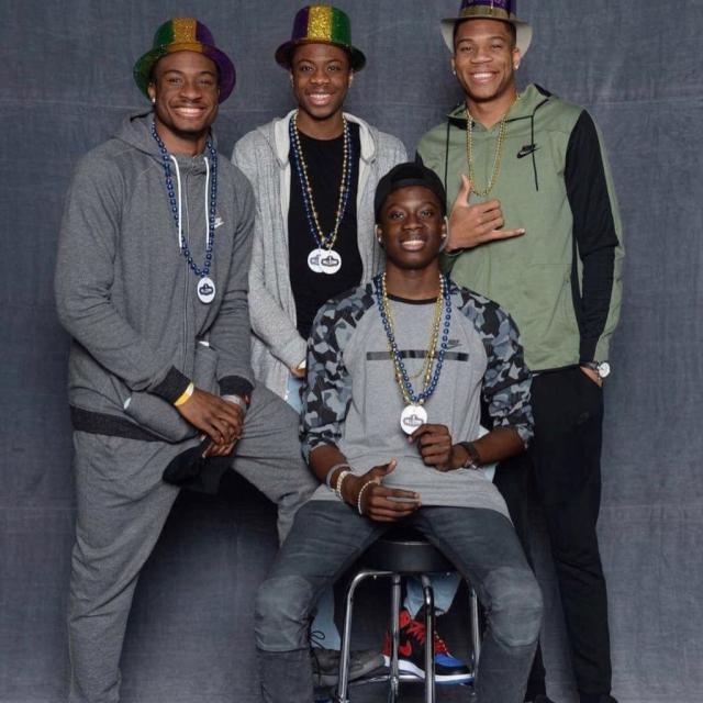 斯基拉：哈托今天与切尔西签约至2032年，并附带1年续约选项（斯基拉：哈托今日与切尔西签约至2032年，合同含1年延长选项）