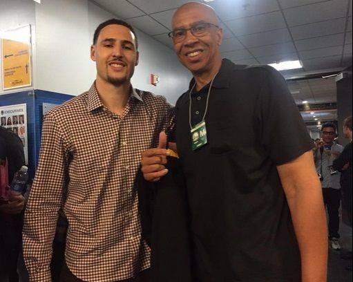 TA：FIFA在卖世界杯期间的停车证，价格是每场75至175美元（TA：FIFA世界杯比赛日停车证开售，单场售价75至175美元）